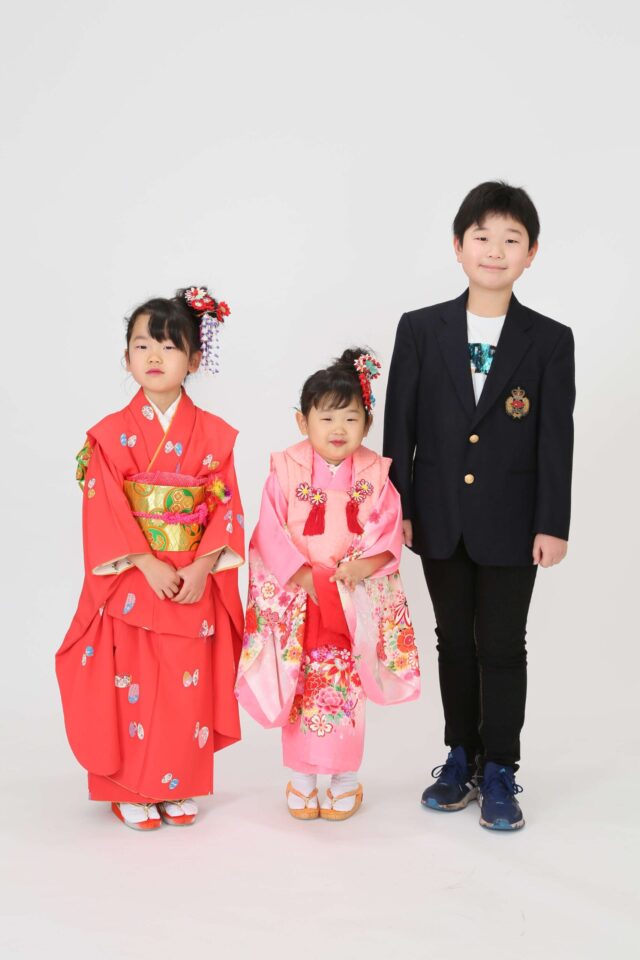 七五三の全身写真、スタジオ撮影写真
