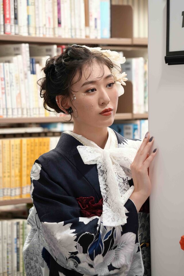 ショートヘア振袖の写真