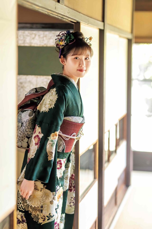苫小牧振袖レンタル、千歳振袖レンタル、登別振袖レンタル、室蘭振袖レンタル、緑地振袖半身写真