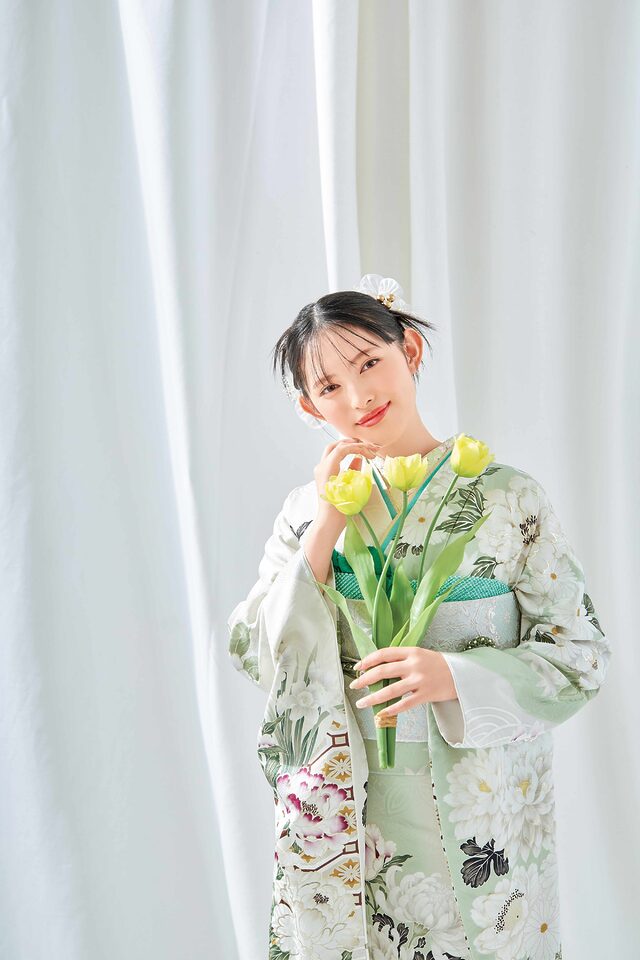 白地アースカラーレンタル振袖、苫小牧室蘭登別伊達千歳レンタル振袖